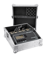 FUTURELIGHT DMX-Check, tester in case, Recorder, Repeater Тестер DMX кабеля и DMX сигнала с возможностью записи и воспроизведения. 512 DMX каналов. Встроенная аккумуляторная батарея (до 6 часов работы). Размеры 350х130х250 мм. Вес 4,2 кг