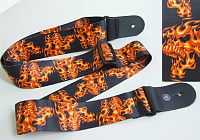 PLANET WAVES 50LT01 гитарный ремень, серия Lethal Threat™, рисунок Flaming Skulls